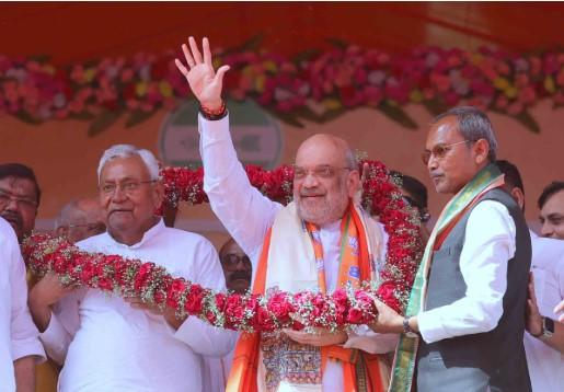 Lalu wants to make his son Bihar CM, Sonia her son PM but both posts not vacant: Amit Shah in Bihar