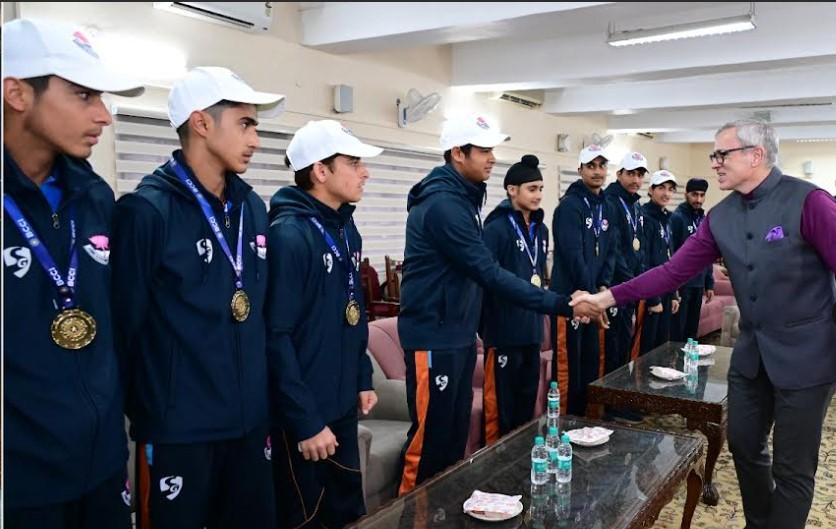 CM Omar Abdullah felicitates victorious J&K under-16 cricket team for historic Vijay Merchant Trophy win