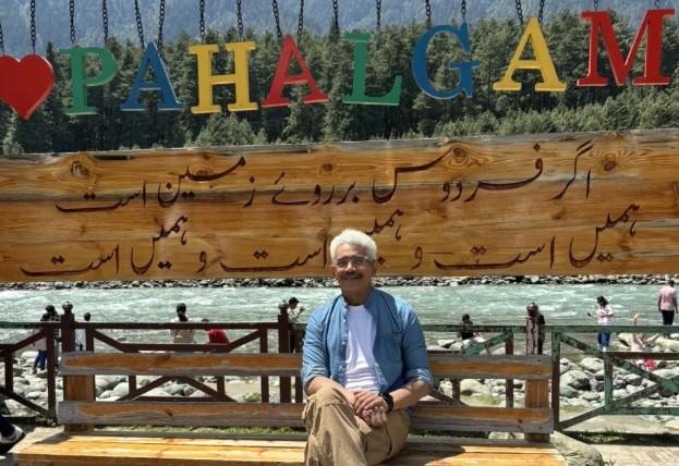 Actor Atul Kulkarni reaches Pahalgam with ‘Chalo Kashmir’ appeal to Tourists