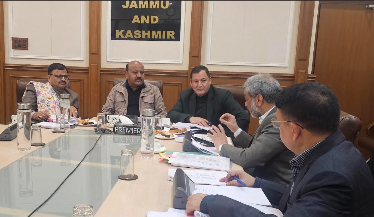 Deputy CM calls for pro-public decisions on Gair Mumkin Khads issues