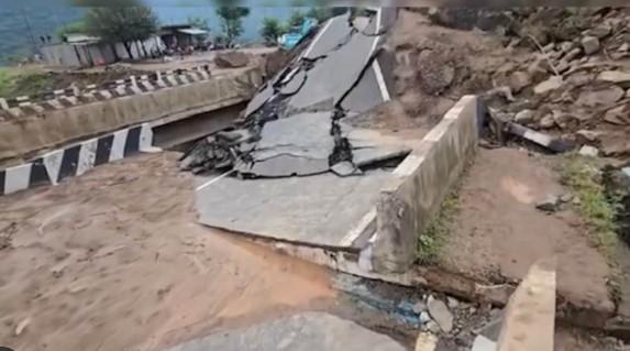 Centre Releases Rs 944 Crore for Flood Rehab works in Jammu and Kashmir