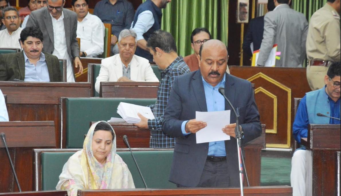 Govt completes all development works on Abhinav Theatre, makes it fully functional: Dy CM
