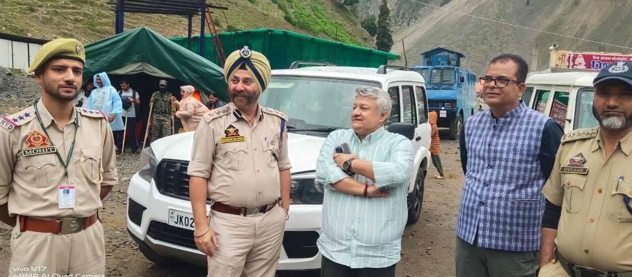 Transport Commissioner visits Baltal, Domail Base camp, Sonamarg; reviews transport arrangements