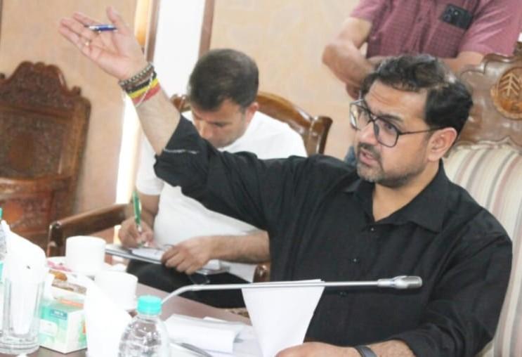 Satish Sharma reviews transport arrangements, supply of essential commodities, other critical services for SANJY-2026 at Pahalgam