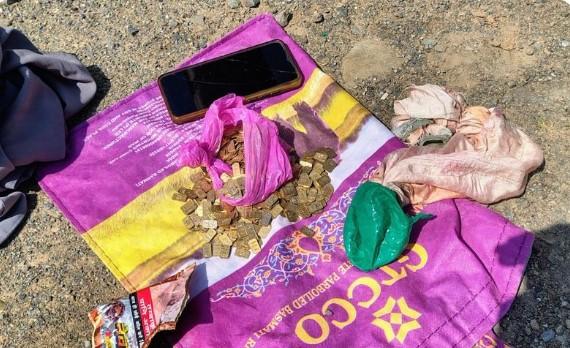 Woman Among 3 Held with Over 500 Gold Coins in Kulgam