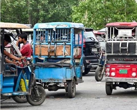 Drive against violations by E-Rickshaws; 304 seized, 536 Challaned in one week