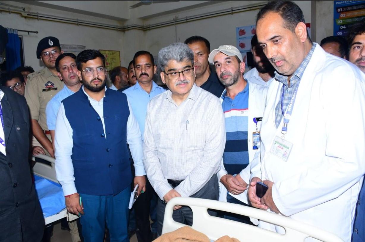 Chief Secretary visits shelling hit border village; reviews relief measures