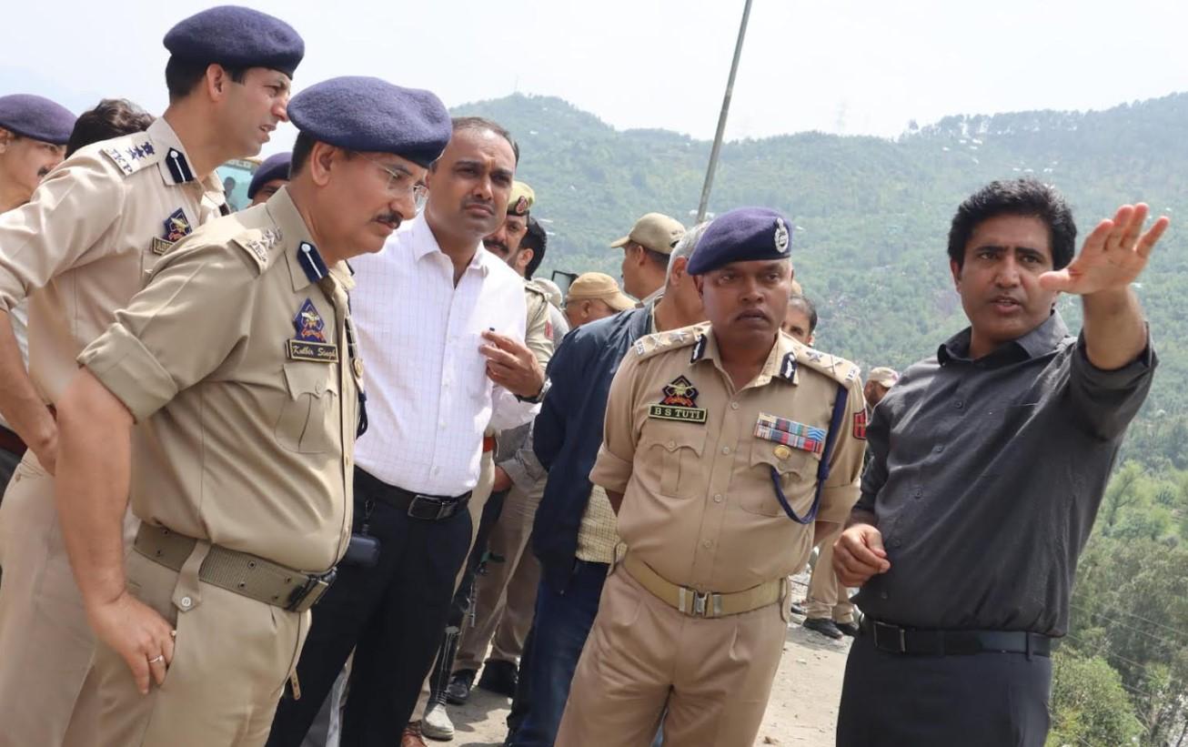 Div Com, IGP Jammu visit flood-hit areas of Ramban, review restoration, relief measures