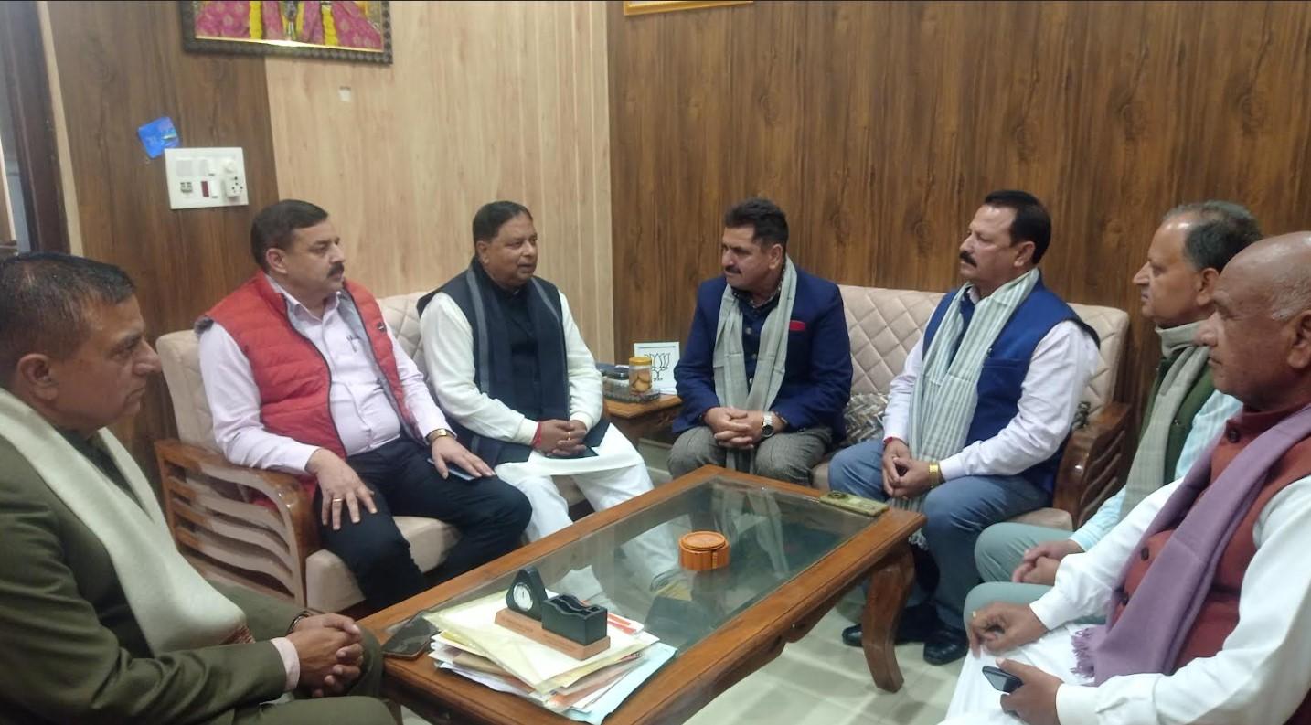 Sat Sharma chairs crucial meeting with DDC Chairpersons, says BJP restored true grassroots democracy in J&K after decades of neglect