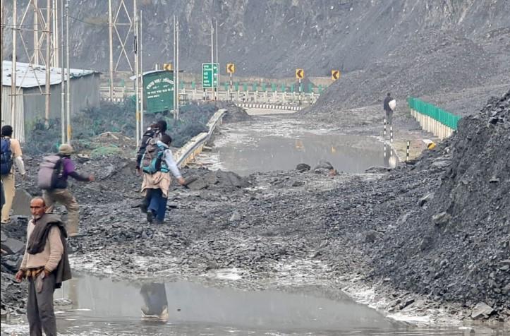 J&K NH-44 Closed tomorrow; people are advised not to undertake journey on Jammu-Srinagar NH