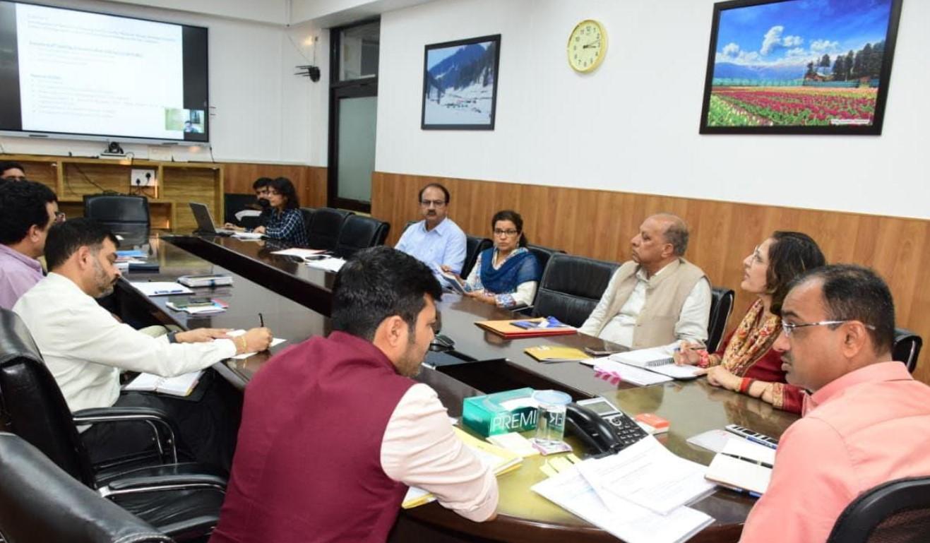 Div Com reviews progress of ongoing projects at Mubarak Mandi Heritage Complex
