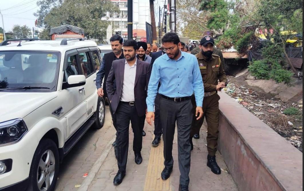 DC Jammu conducts inspection of canal desilting operations