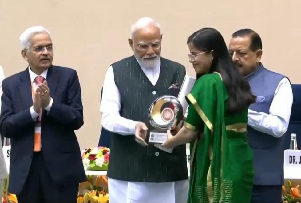 Two IAS officers from J&K receive PMs award on Civil Services Day