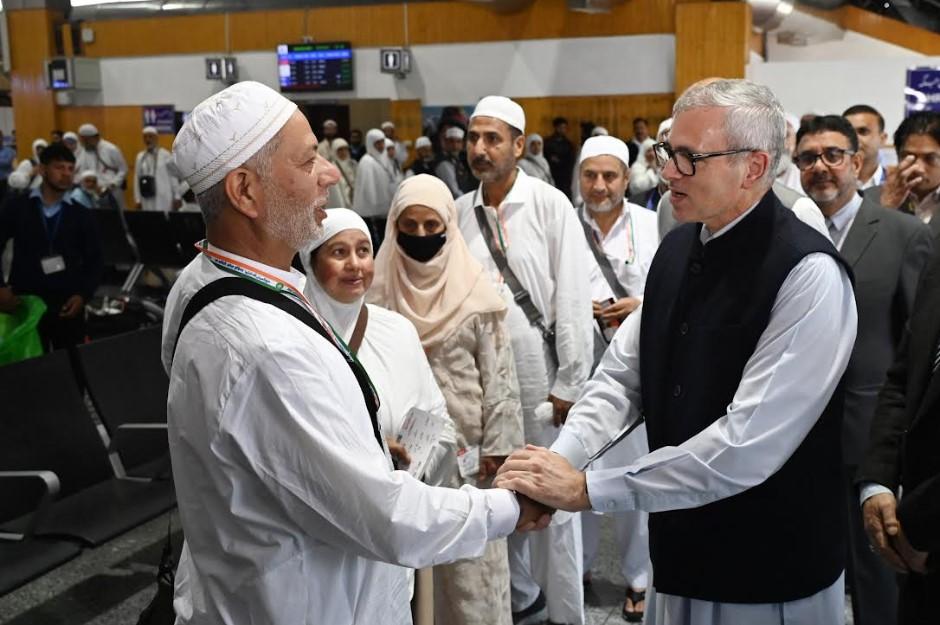 CM Omar Abdullah bids farewell to first batch of Hajj pilgrims at Srinagar Airport
