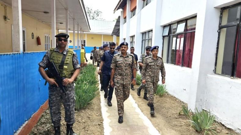 DG CRPF visits Sgr, takes stock of security, ops preparedness