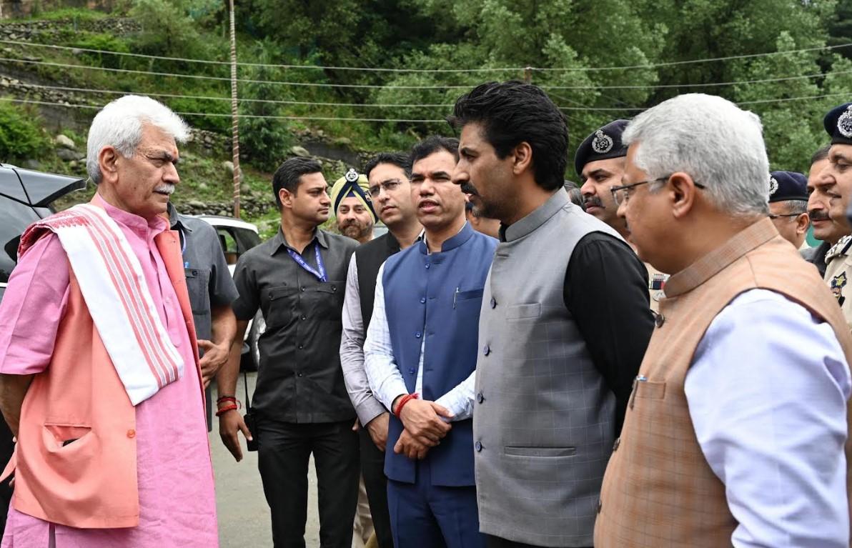 Lieutenant Governor visits Nunwan and Chandanwari Base Camps