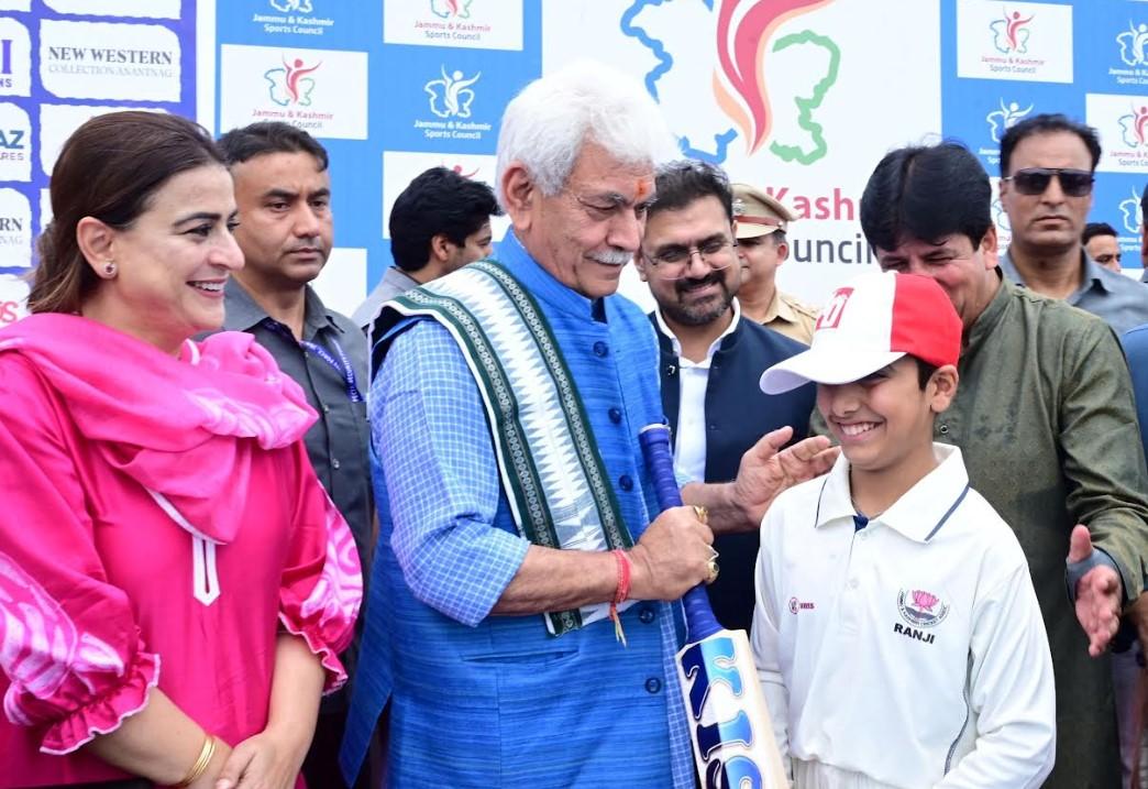 Lieutenant Governor interacts with players at Bijbehara Premier League (BPL) at Anantnag