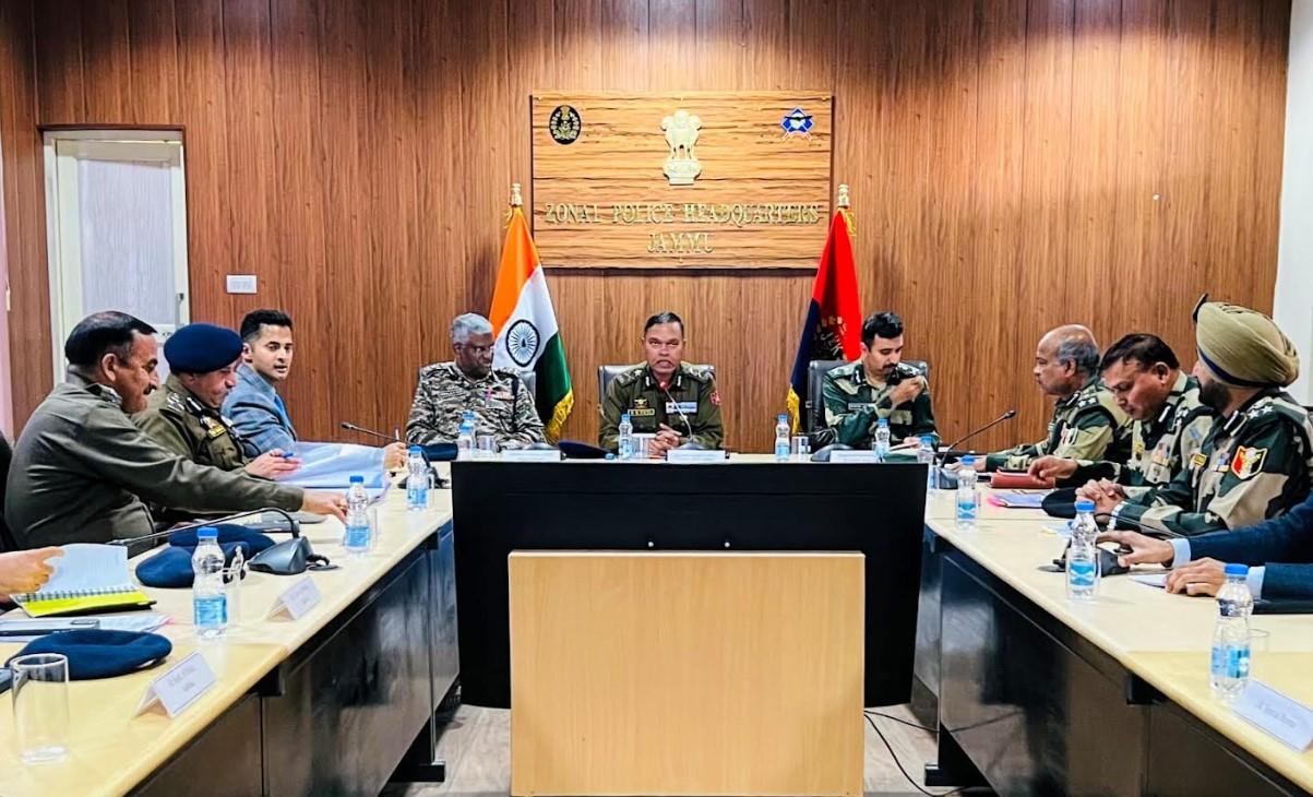 IGP Jammu Zone chairs high-level border security meeting, emphasizes enhanced inter-agency coordination