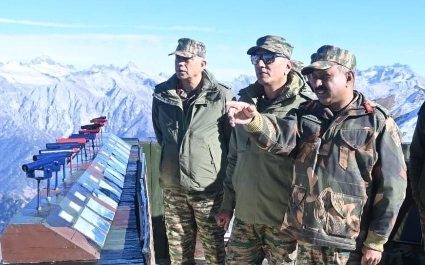 Lt Gen Pratik Sharma reviews anti-infiltration grid in north Kashmir
