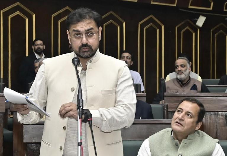 Govt mulls to open new 1600 fair price shops across J&K: Satish Sharma