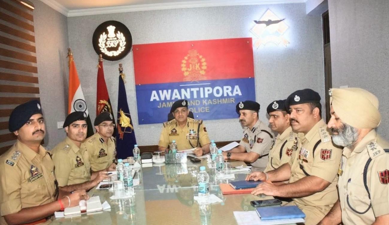 IGP Kashmir Calls for Intensified Intel-Led Operations, Zero Tolerance Against Drugs