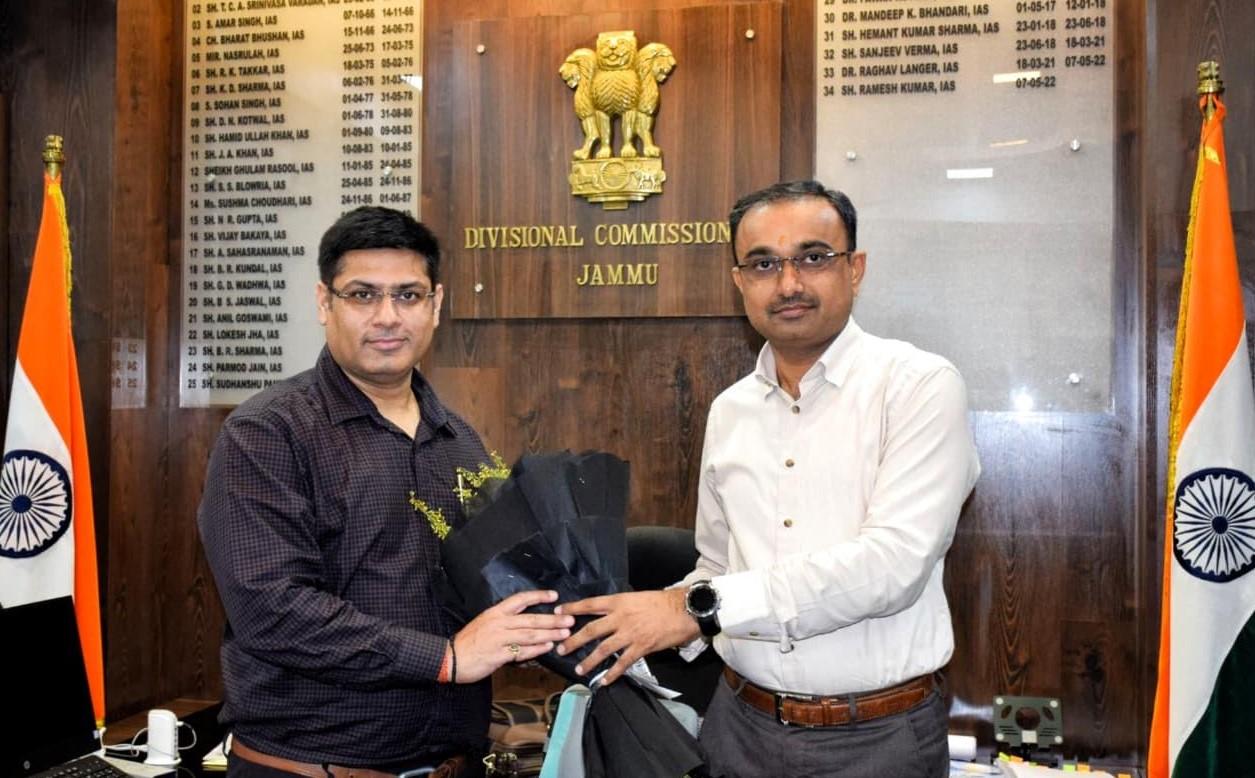 Dr Vikas Kundal takes over as Divisional Commissioner Jammu