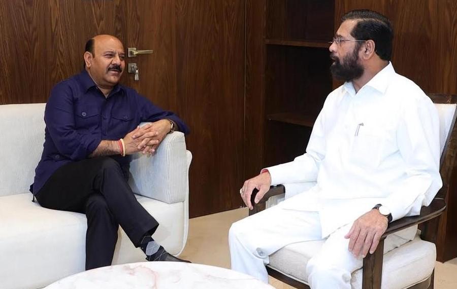 Dy CM hails safety measures for J&K residents in meeting with Eknath Shinde
