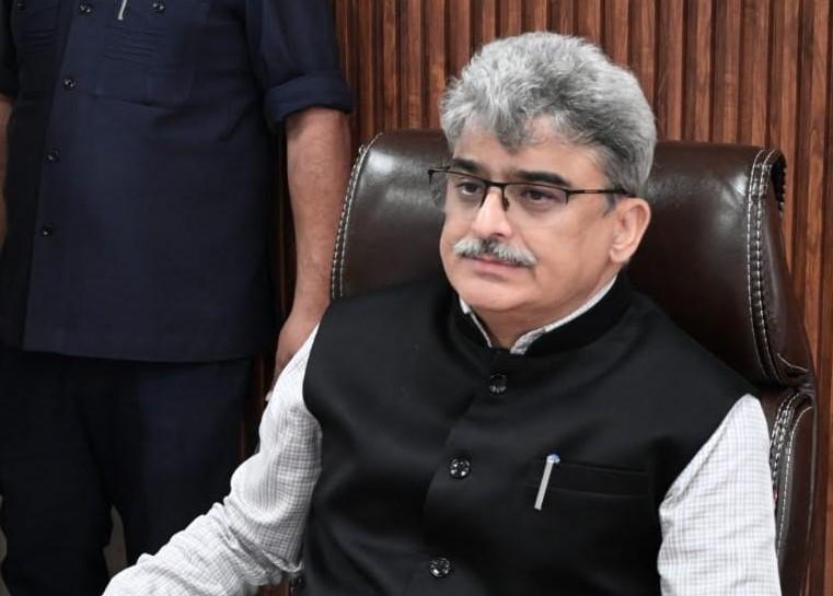 Chief Secretary visits Pediatric & Orthopedic health facilities in Srinagar