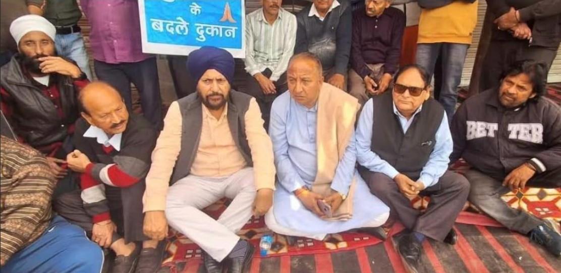 Dr. Narinder Singh, other MLAs raise Nai Basti issue, asks govt to rehabilitate shopkeepers