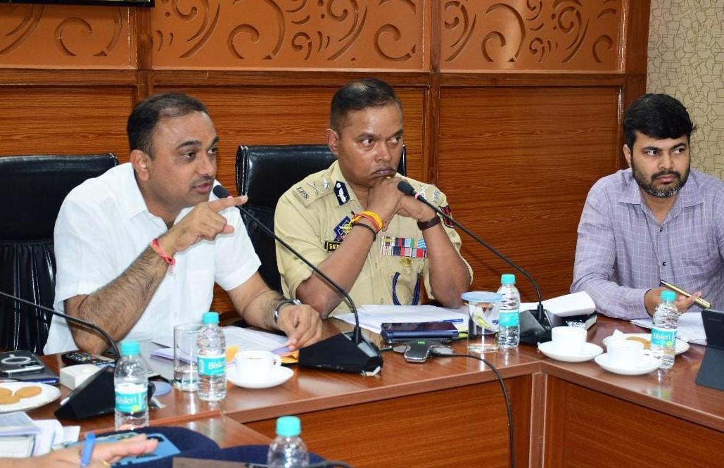 Div Com, IGP Jammu review arrangements for Shri Amarnathji Yatra-2025