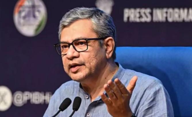 Railway Minister suspends four officials for providing dirty train coaches to BSF personnel, orders probe