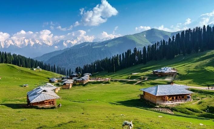 Over 16 tourist spots in J&K reopen after two-month closure