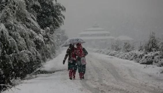 Light Snowfall Likely in Higher Reaches of Kashmir on Monday