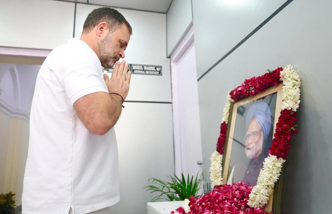 Congress pays tribute to former PM Manmohan Singh on death anniversary