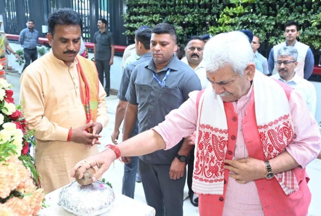 Lieutenant Governor inaugurates J&K Bank’s Regional Business Centre at Jammu