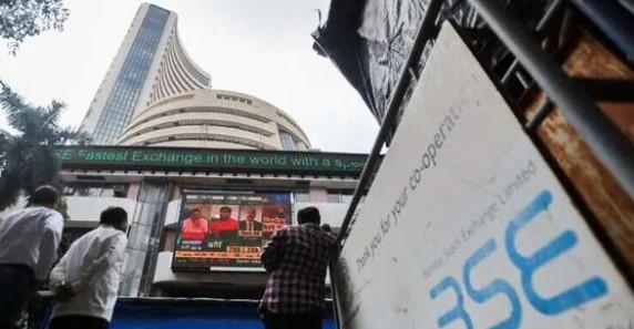Market Opening Bell: Sensex tanks over 3,900 points, Nifty down 5 per cent, all indices in red