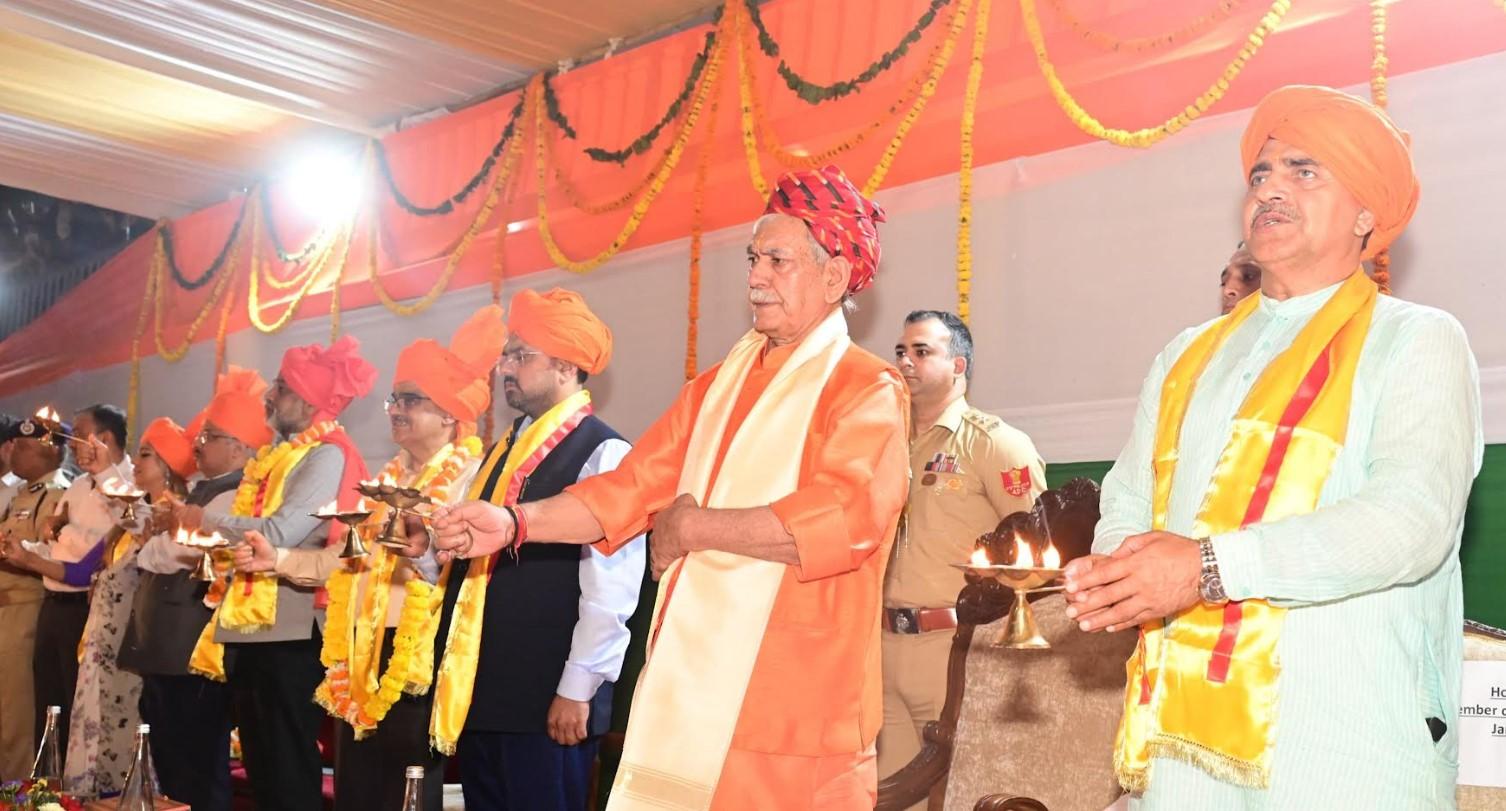 Lieutenant Governor attends the historic ‘Tawi Aarti’ at Tawi Riverfront in Jammu