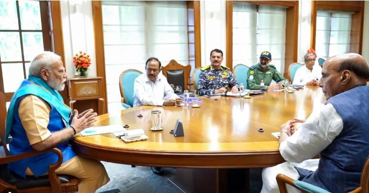 “Goli ka jawaab Gola”: PM Modi’s strong directions to armed forces on Pak’s cross-border firing