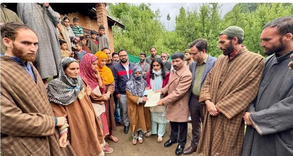 Assam minister meets Pahalgam attack victim in Kashmir, offers Rs 5 lakh cheque