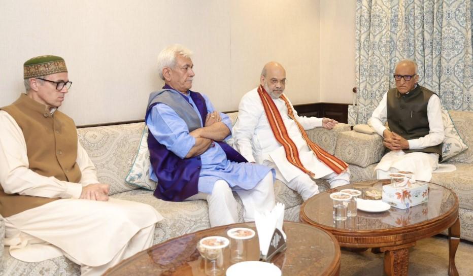 Amit Shah meets family of Kirti Chakra awardee DSP Humayun Bhat