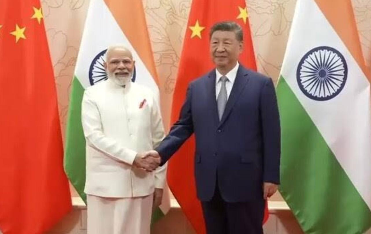 PM Modi meets Prez Xi in first China visit in 7 years, says 'committed to improving bilateral ties'
