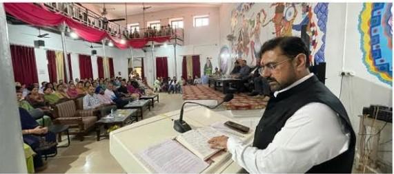 Students should focus on skill rather than marks: Satish Sharma