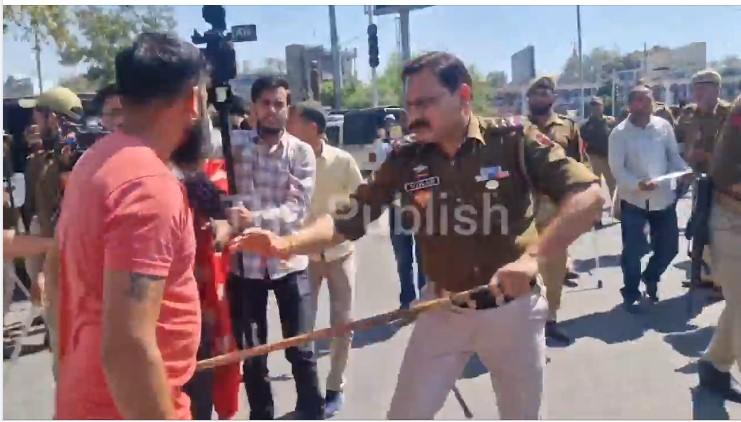 PHE daily wagers aur police ke beech hui Dhakka Mukki