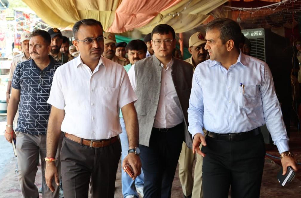 Div Com visits Chanderkote Yatra Camp in Ramban, Langar sites and Lodgement centres in Udhampur
