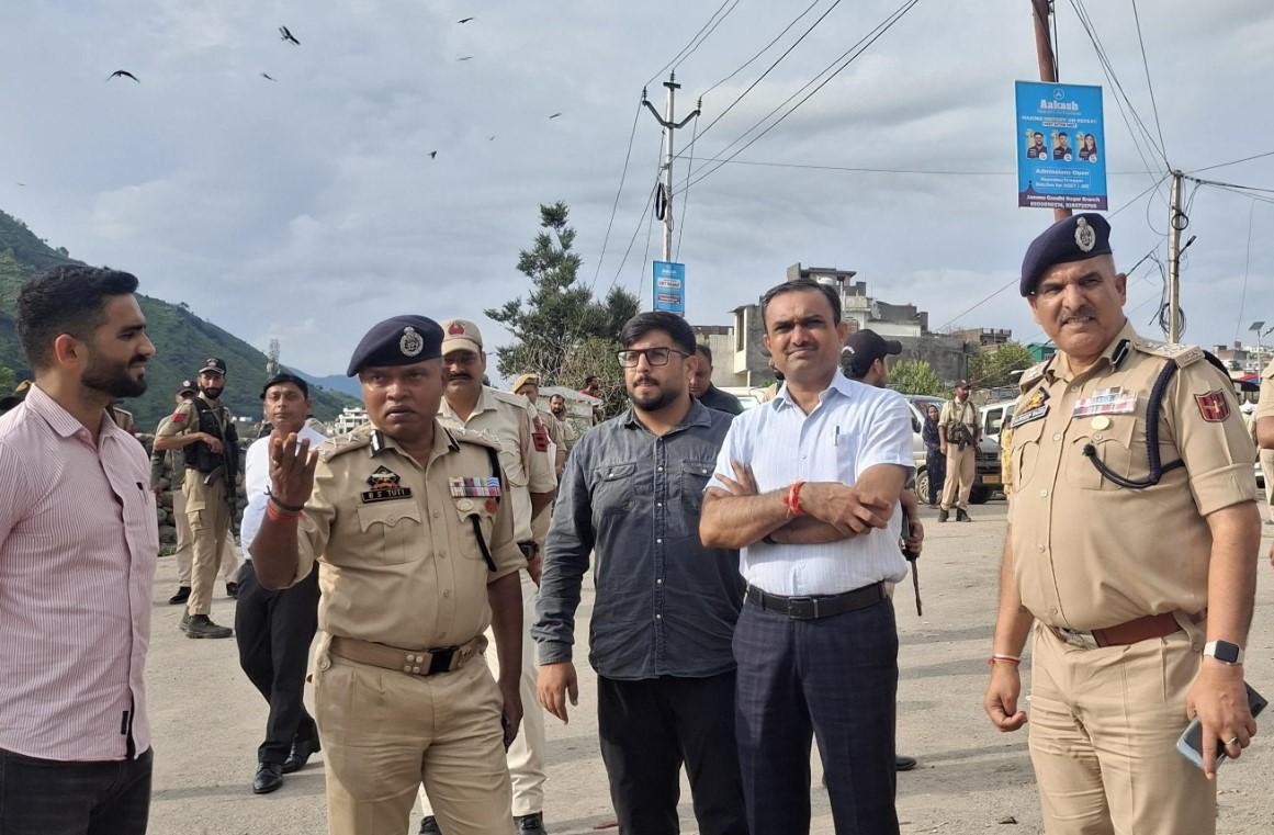 Div Com and IGP Jammu visit flood-hit areas, review relief measures; stress preparedness and coordinated response
