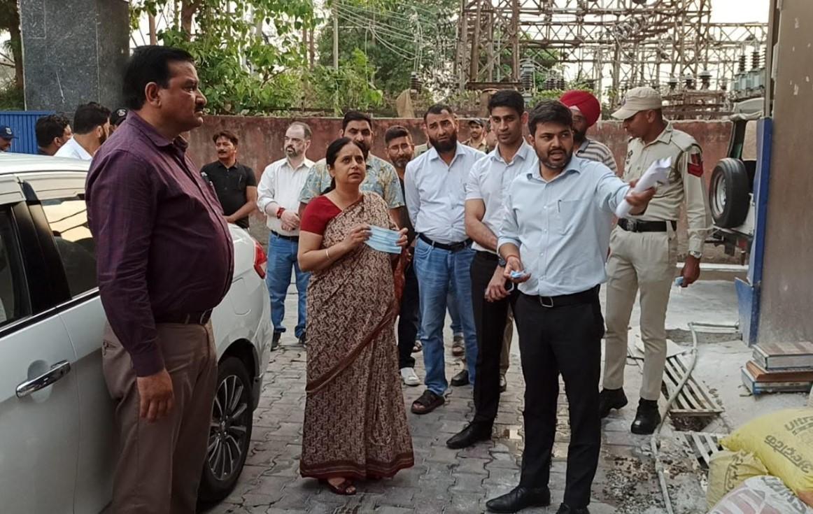 Commissioner Secretary H&UDD, Commissioner JMC visit animal care facilities in Jammu