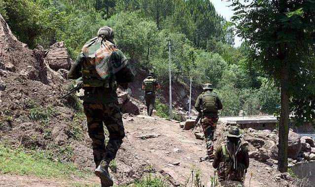Pakistan violates LoC ceasefire for 7th straight night