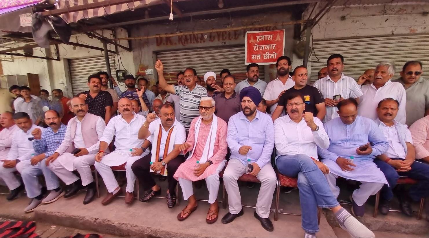 BJP MLAs protest in support of Nai Basti shopkeepers facing eviction