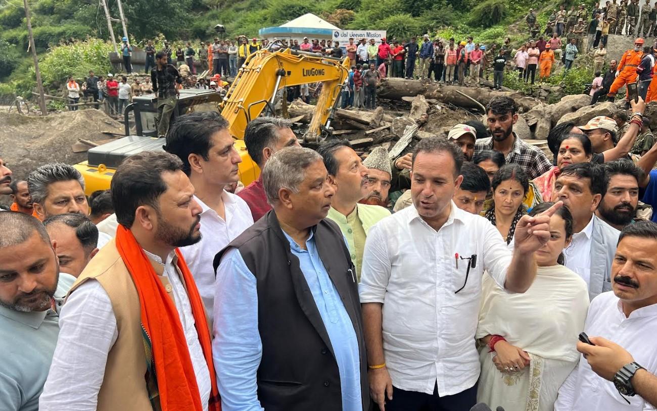 Sat Sharma leads BJP delegation to cloudburst-hit Kishtwar, assures relief and rehabilitation