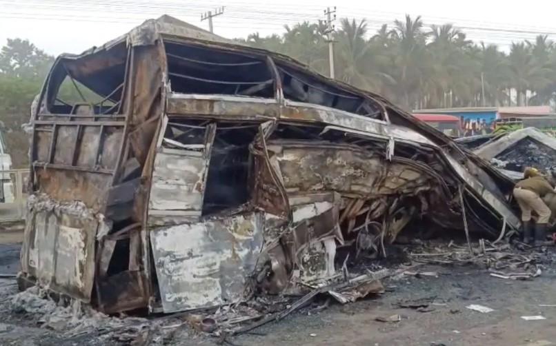 11 killed after truck collides with sleeper bus in Karnataka’s Chitradurga, several injured